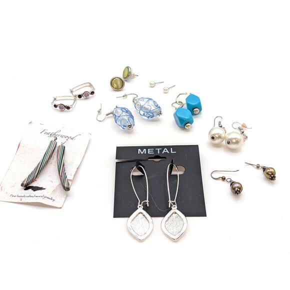 Lot of Nine Pair of Silver Tone Dangle, Post, Hoop Earrings - Picture 8 of 8